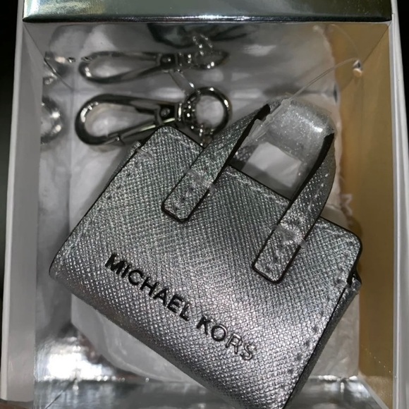 👛🔑 Michael Kors 🔑Keyfob ✨👛 - Picture 2 of 7